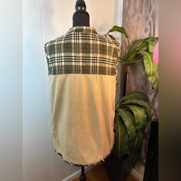 Kori Women’s Green and Pink Plaid Soft Zippered Vest Size Large - Picture 6 of 13